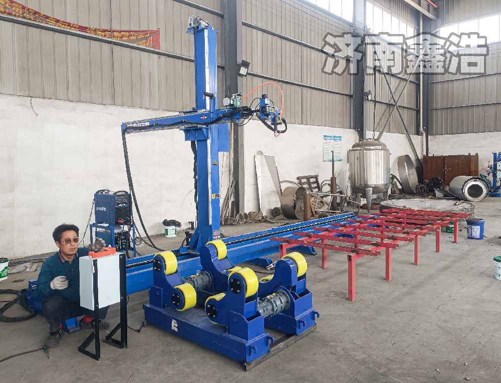 河北客戶訂購重型氬弧焊接操作機(jī)，成型美觀，自動焊接